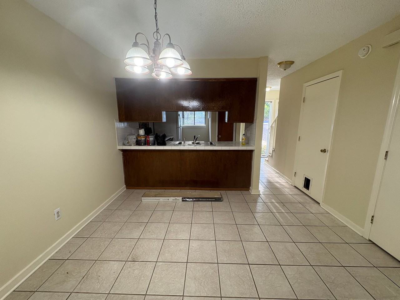 1461 Fisher Ln - Photo 3 of 11