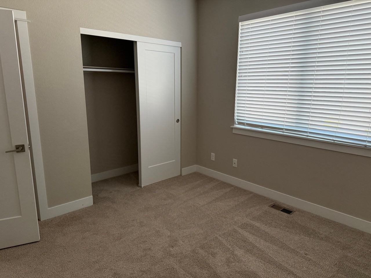 837 Cherokee Dr - Photo 3 of 14