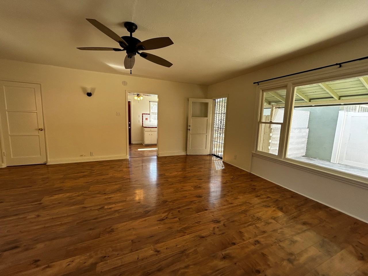 254 N Canyon Blvd - Photo 2 of 21