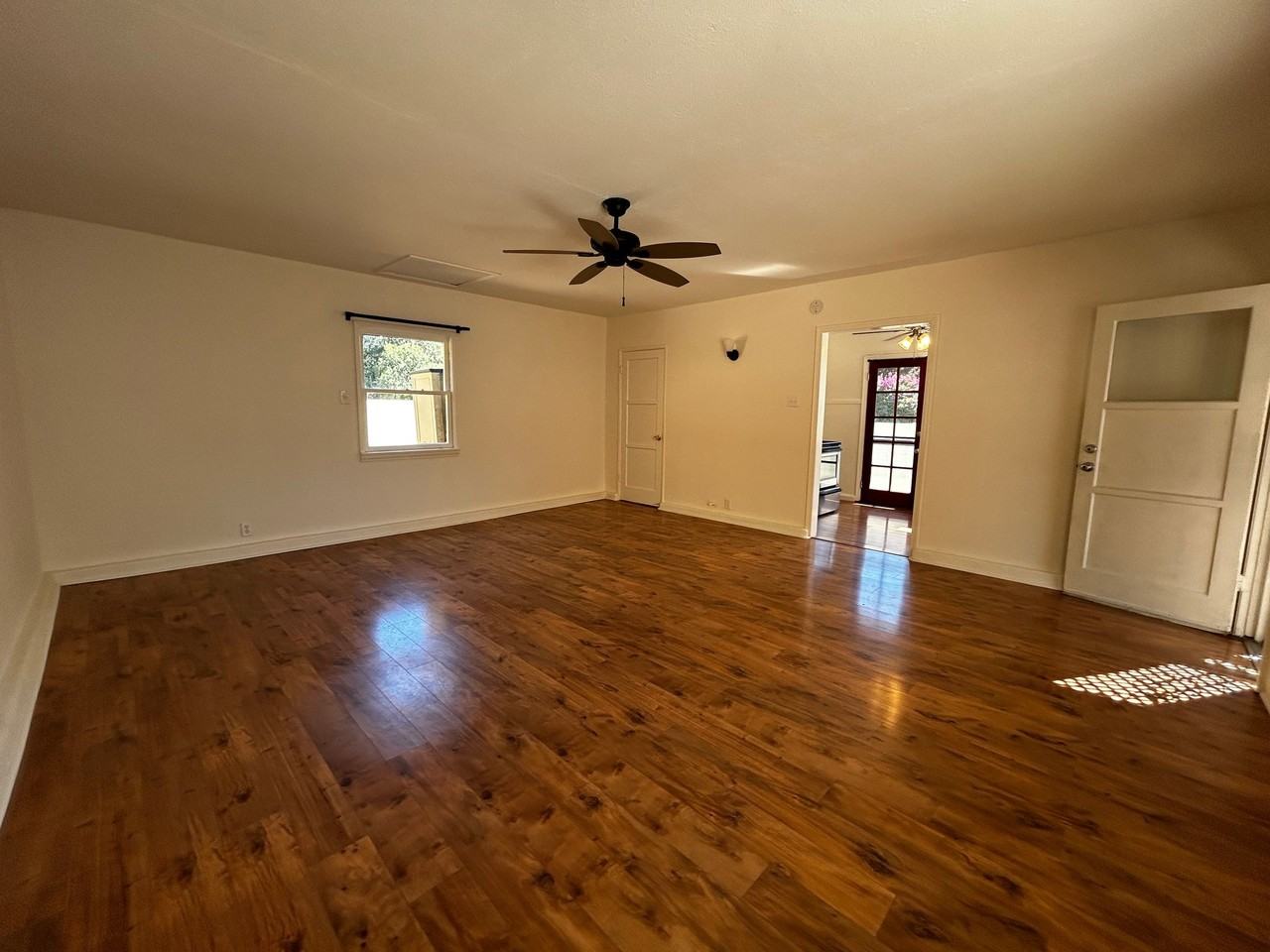 254 N Canyon Blvd - Photo 3 of 21