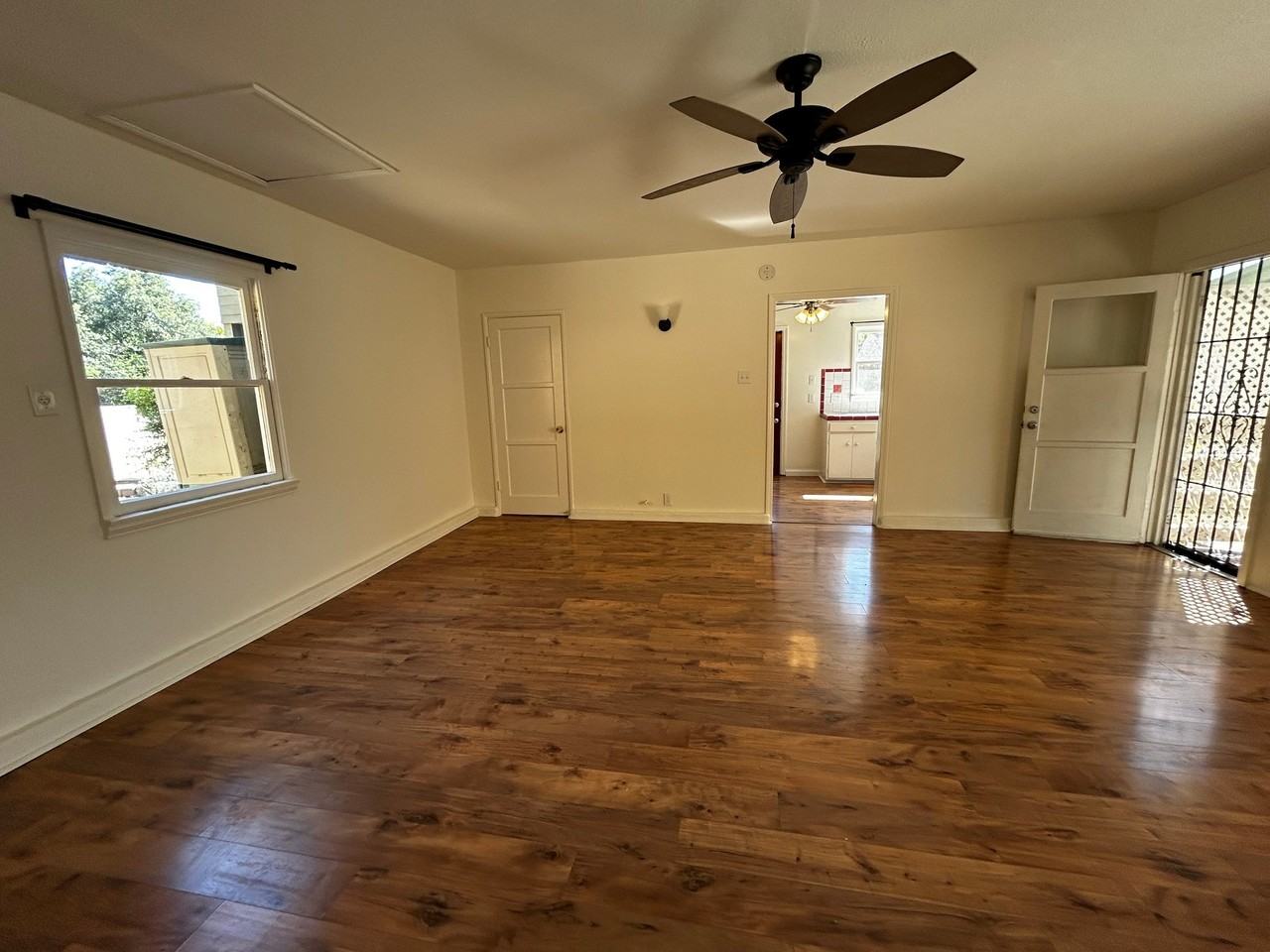 254 N Canyon Blvd - Photo 4 of 21