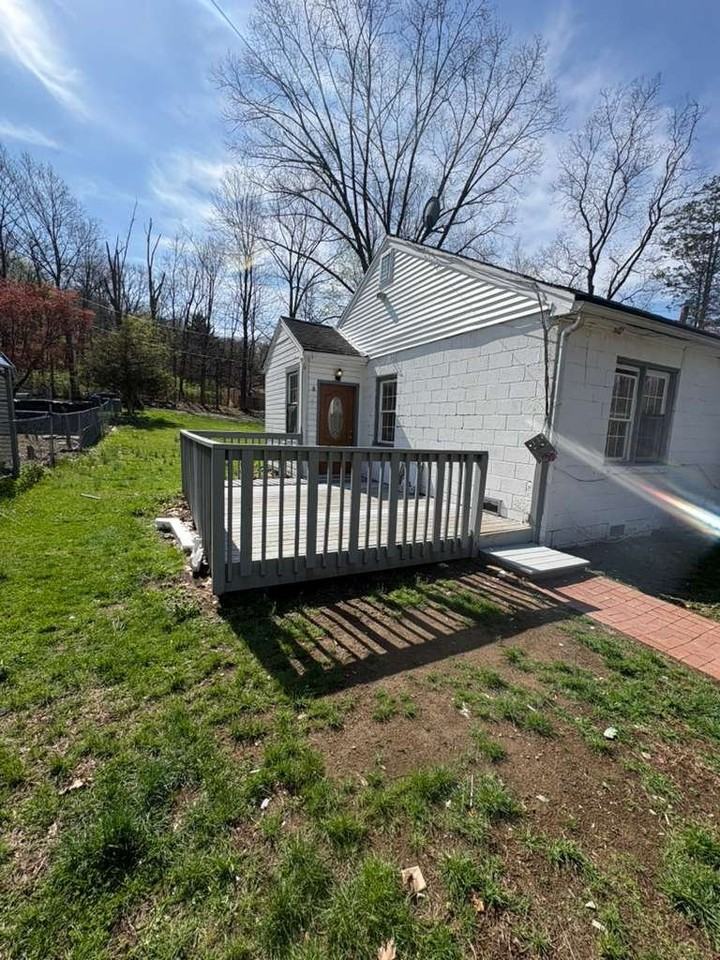 8 Delano Grv - Photo 2 of 10