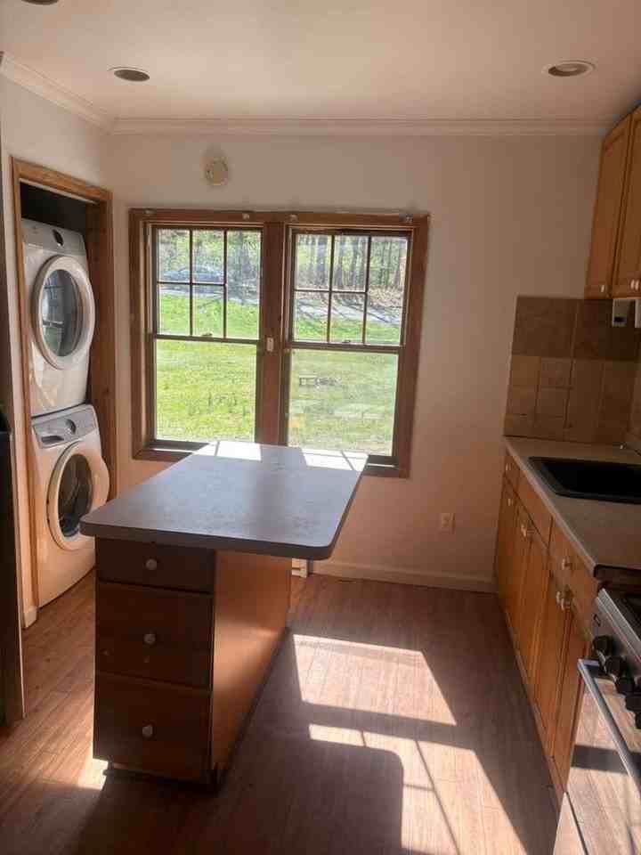 8 Delano Grv - Photo 4 of 10