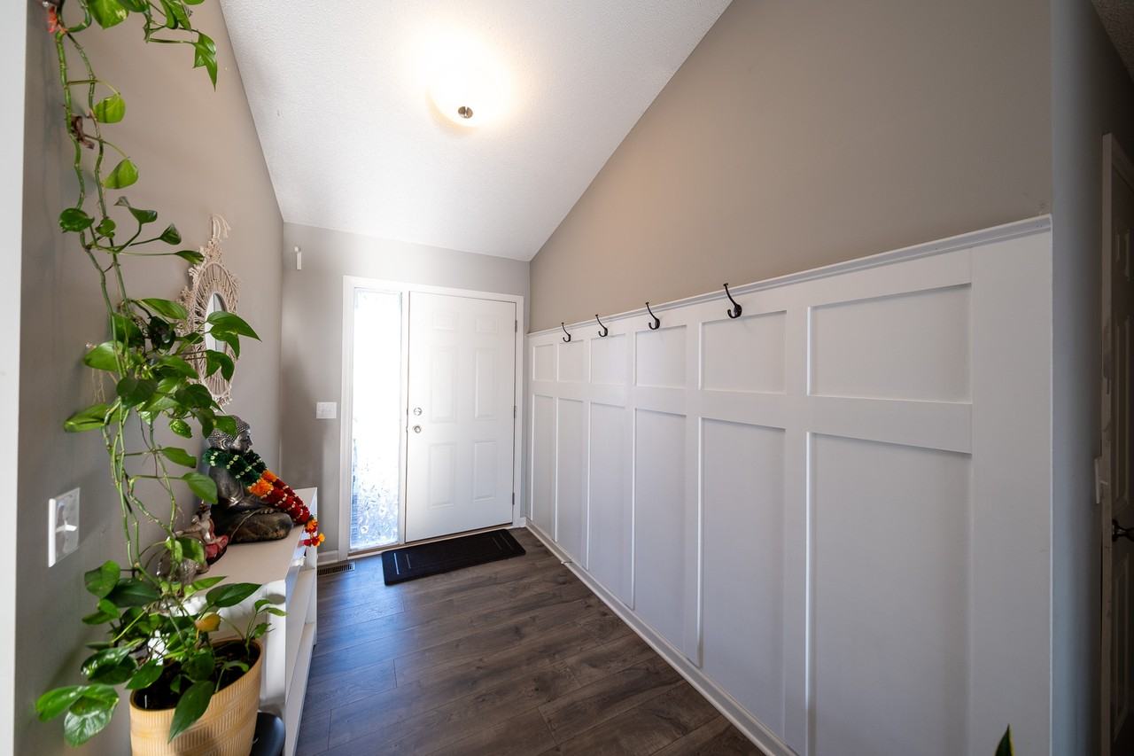 15233 Emory Ave #1 - Photo 3 of 26