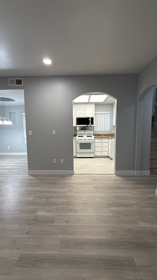 14627 Gledhill St #7 - Photo 4 of 20