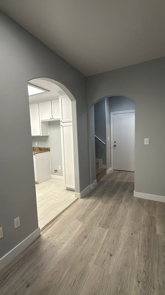 14627 Gledhill St #7 - Photo 7 of 20