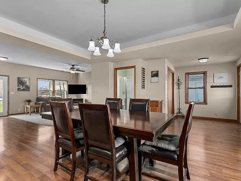 225 Prospect St - Photo 4 of 20