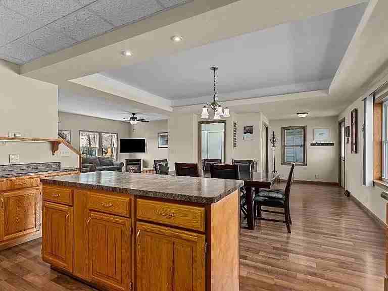 225 Prospect St - Photo 6 of 20