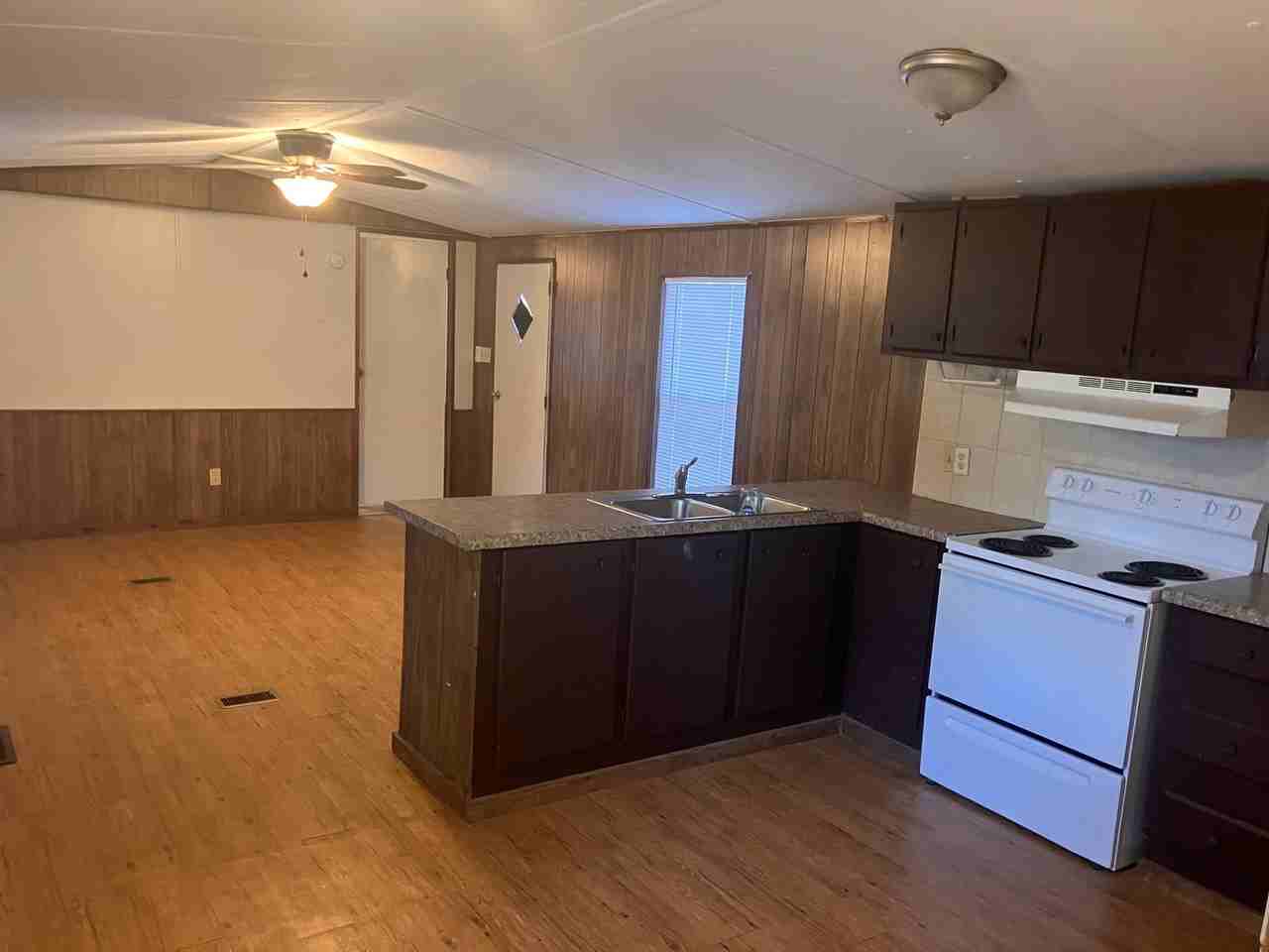 5223 Statler Ave - Photo 2 of 13