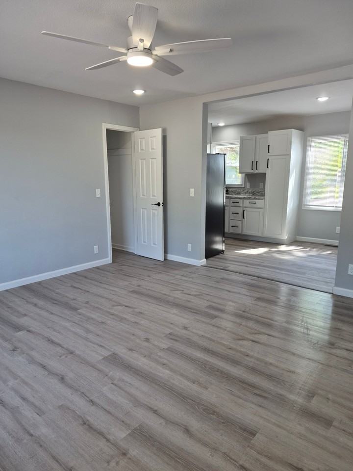 312 S Rose Hill Rd - Photo 3 of 15