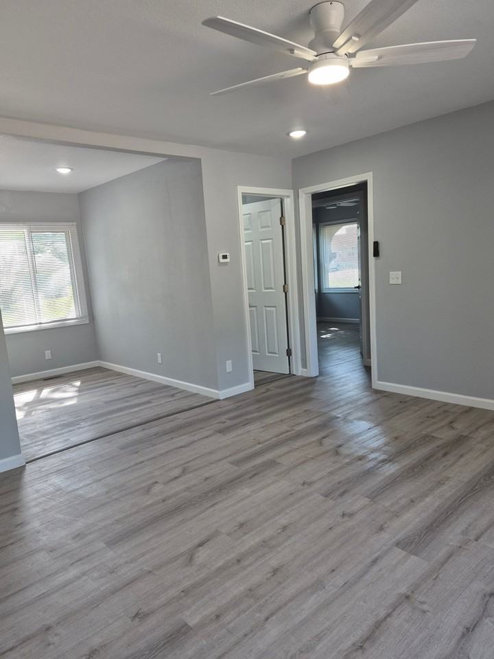 312 S Rose Hill Rd - Photo 4 of 15