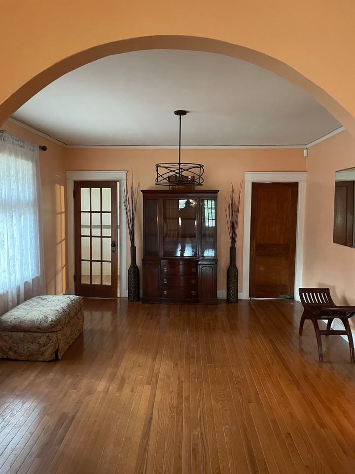 2801 Clermont St - Photo 3 of 15