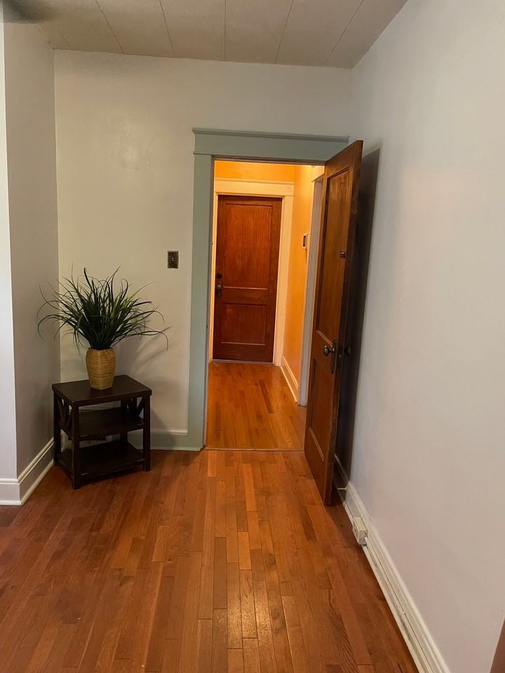 2801 Clermont St - Photo 5 of 15