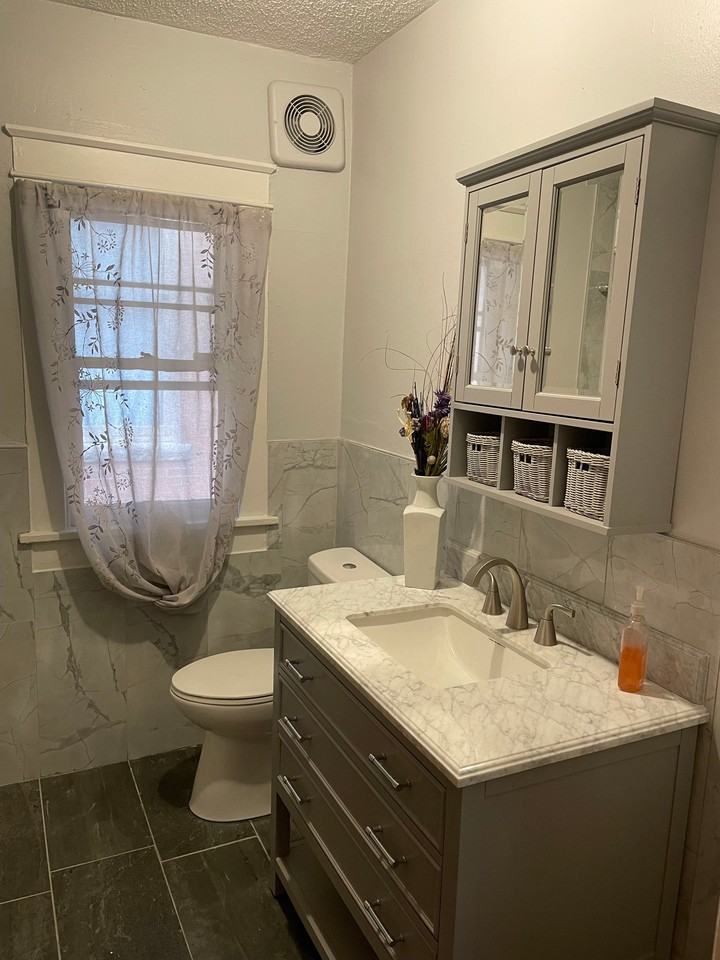 2801 Clermont St - Photo 6 of 15