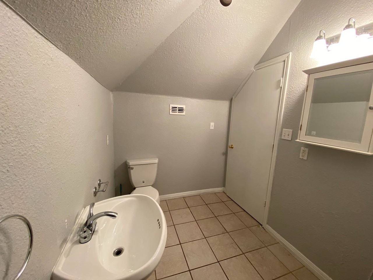 2830 San Gabriel Street - Photo 4 of 50