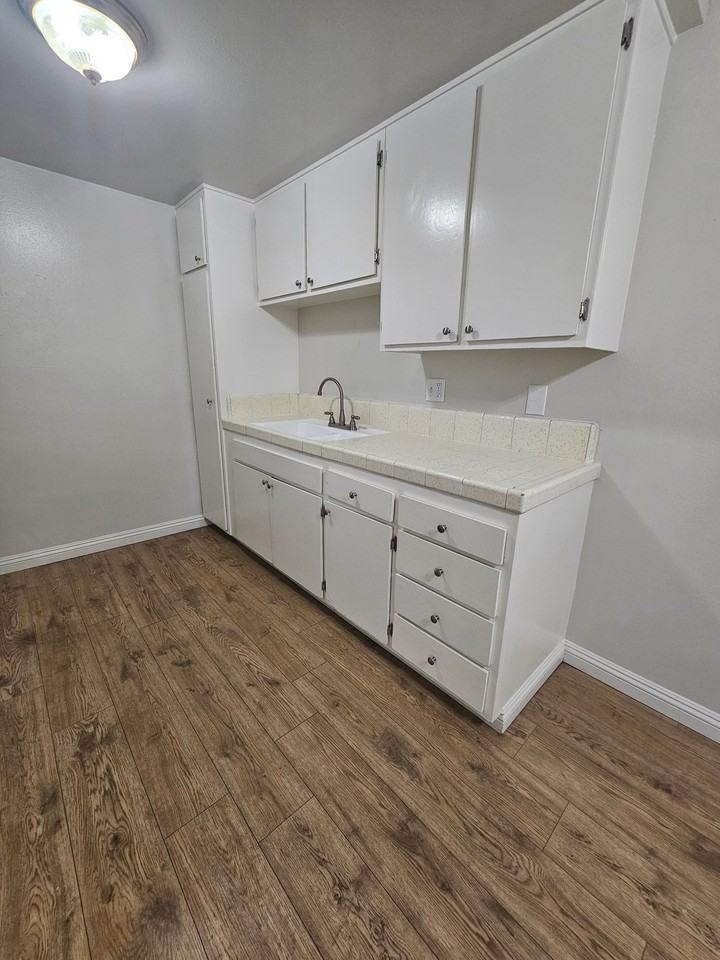 1135 W I St #26 - Photo 2 of 3
