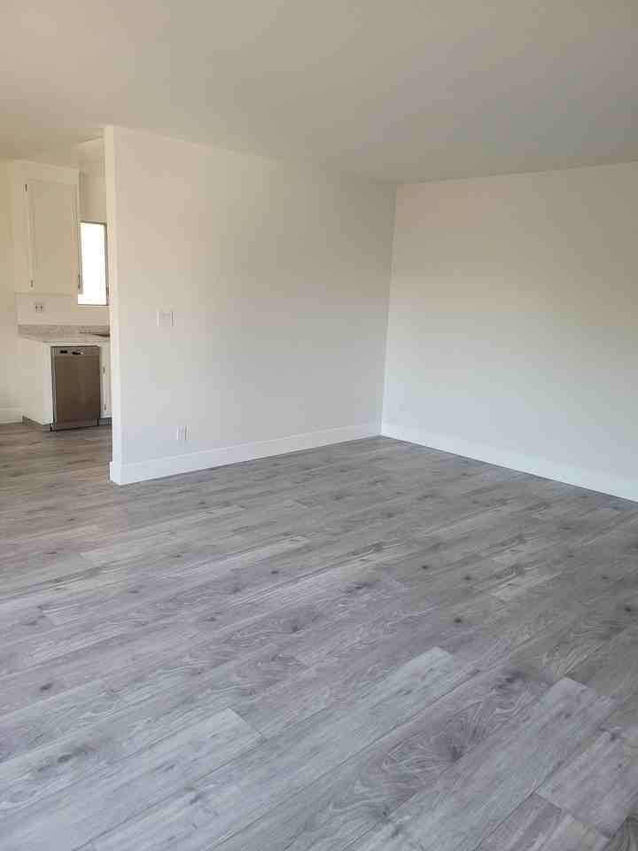 1410 Venice Blvd #7 - Photo 6 of 13