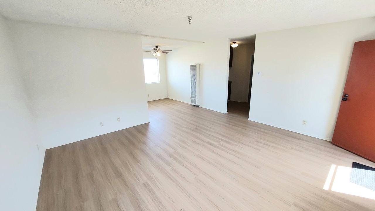 4040 W 130th St #6 - Photo 3 of 11