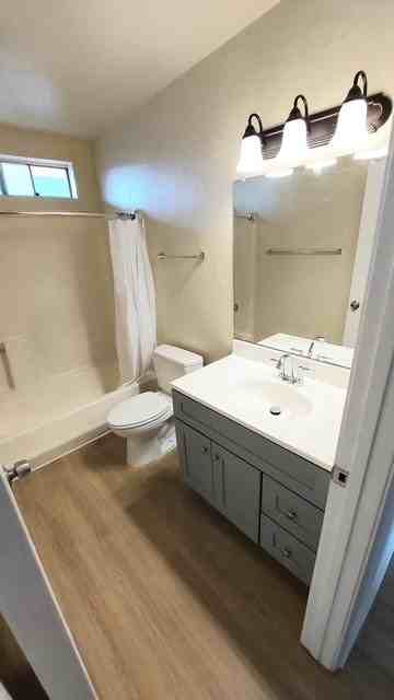 4040 W 130th St #6 - Photo 7 of 11