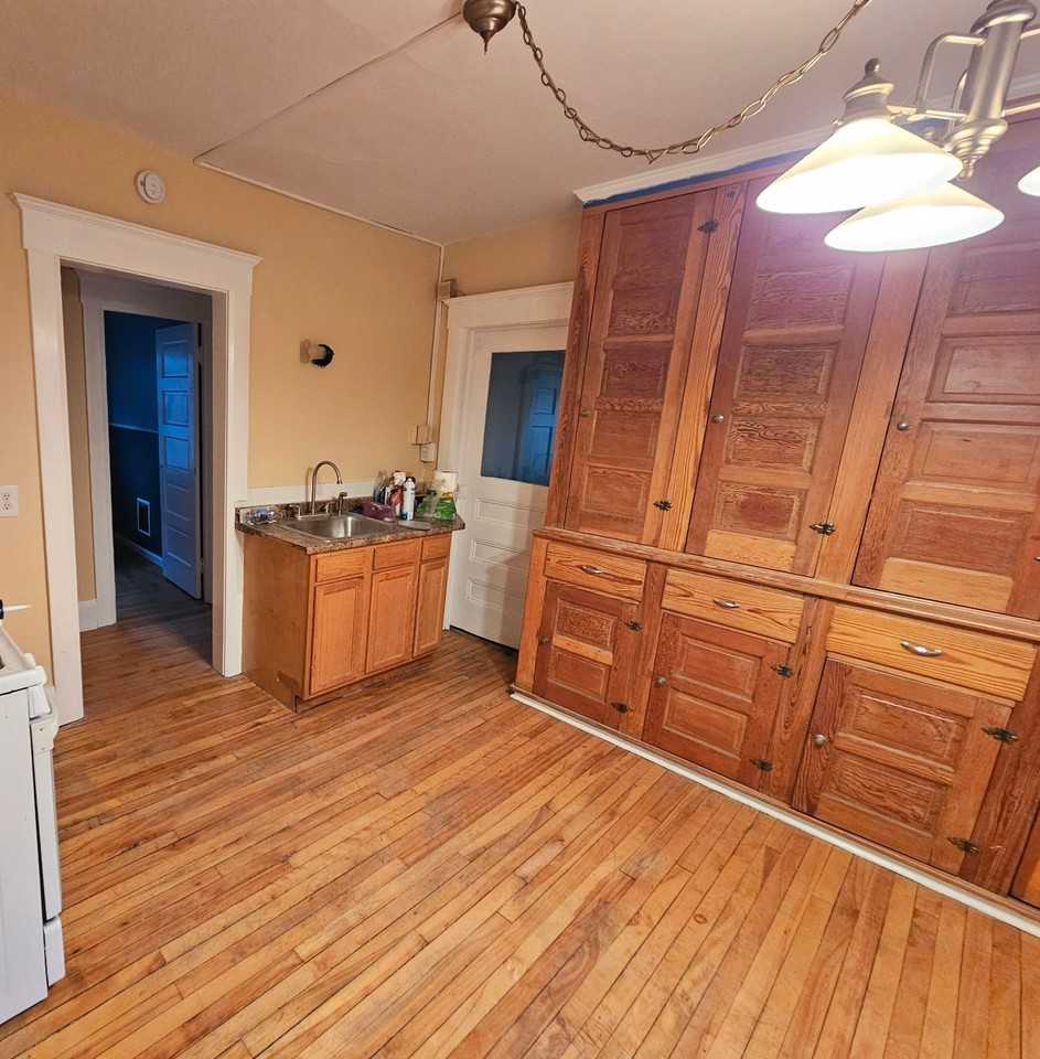 107 Melrose Ave #2 - Photo 4 of 9