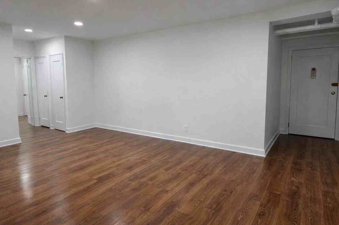 220 N.Arlighton #DB - Photo 4 of 8