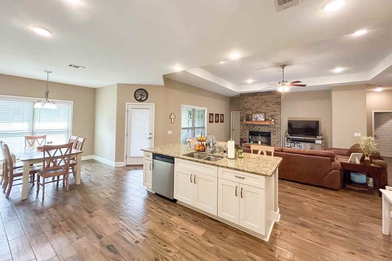976 Black Walnut Trl - Photo 3 of 20