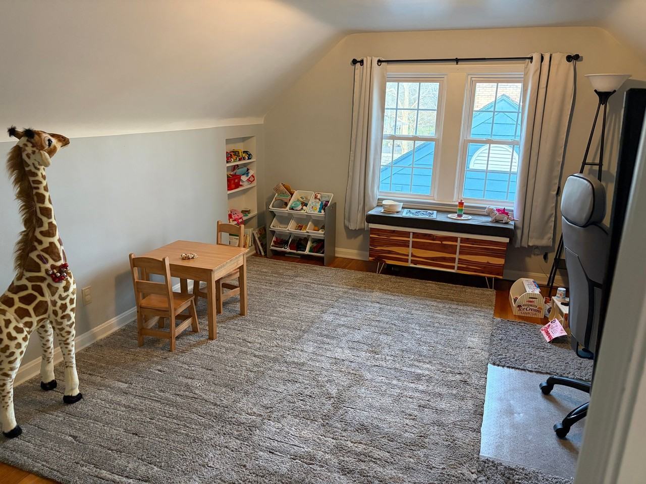 4185 Silsby Rd - Photo 4 of 8