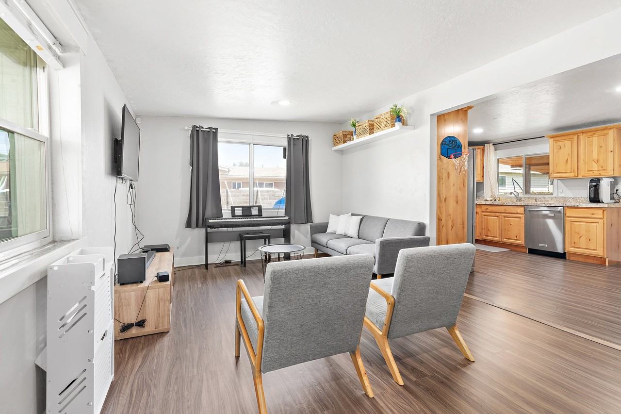 6007 Southwest - Photo 5 of 33