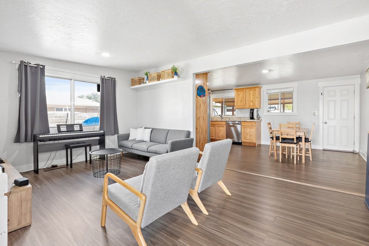 6007 Southwest - Photo 6 of 33