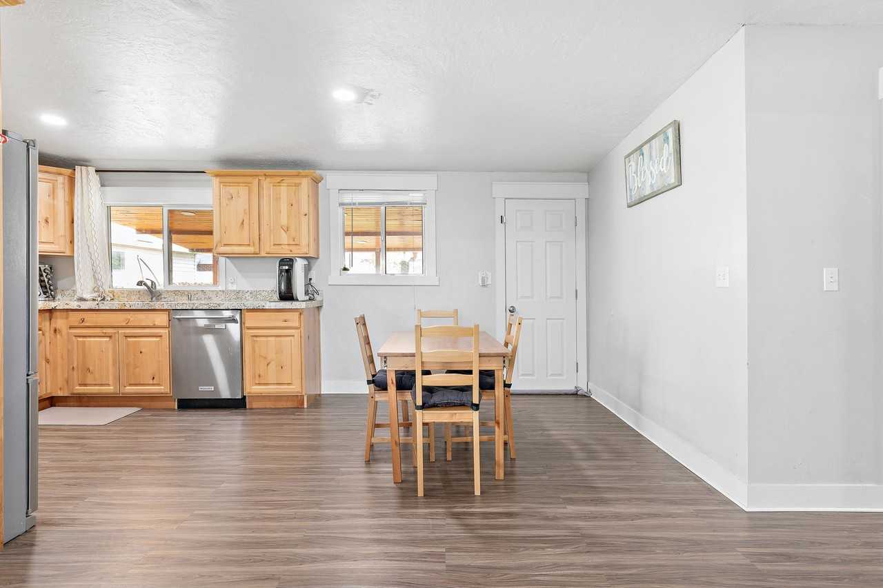 6007 Southwest - Photo 7 of 33