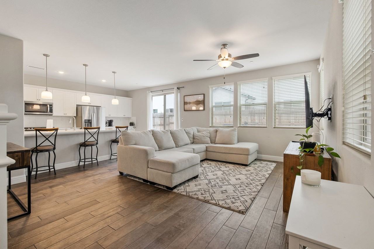 6212 E Bibi Dr - Photo 3 of 20