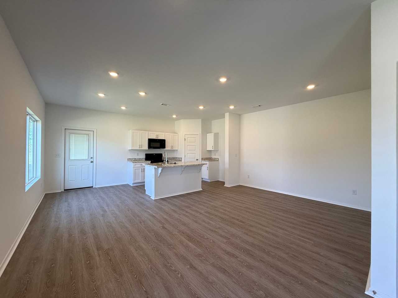 6810 Sw Dignity Ave - Photo 4 of 14