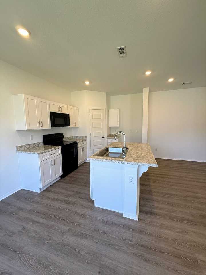 6810 Sw Dignity Ave - Photo 5 of 14