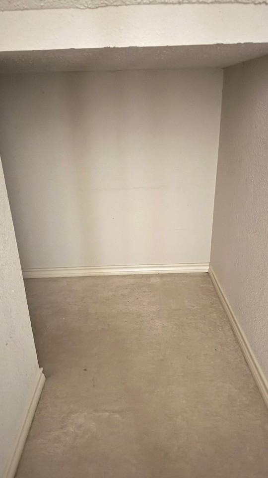 7011 Cottonwood Cir - Photo 3 of 20