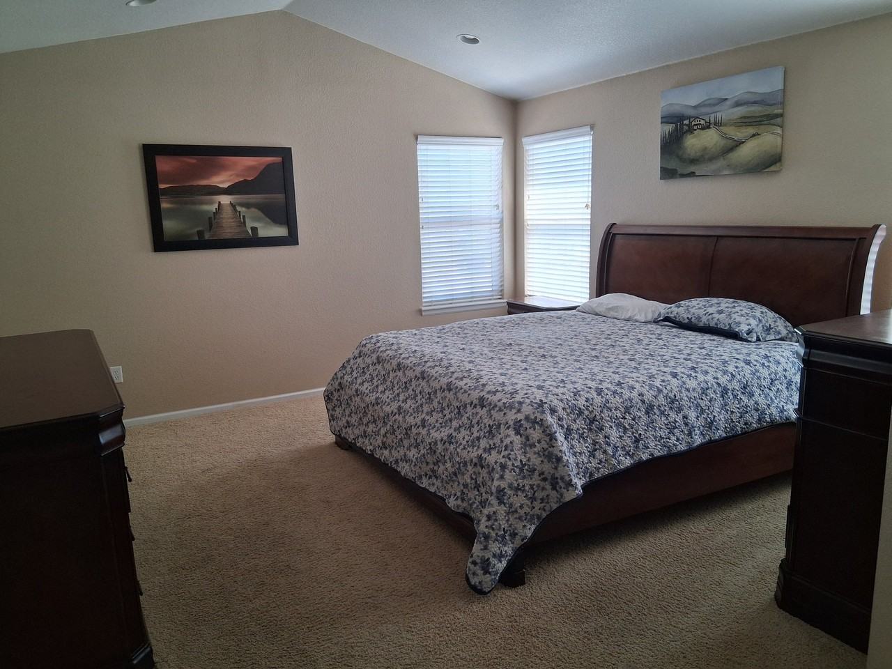 3508 E 102nd Ct - Photo 3 of 6