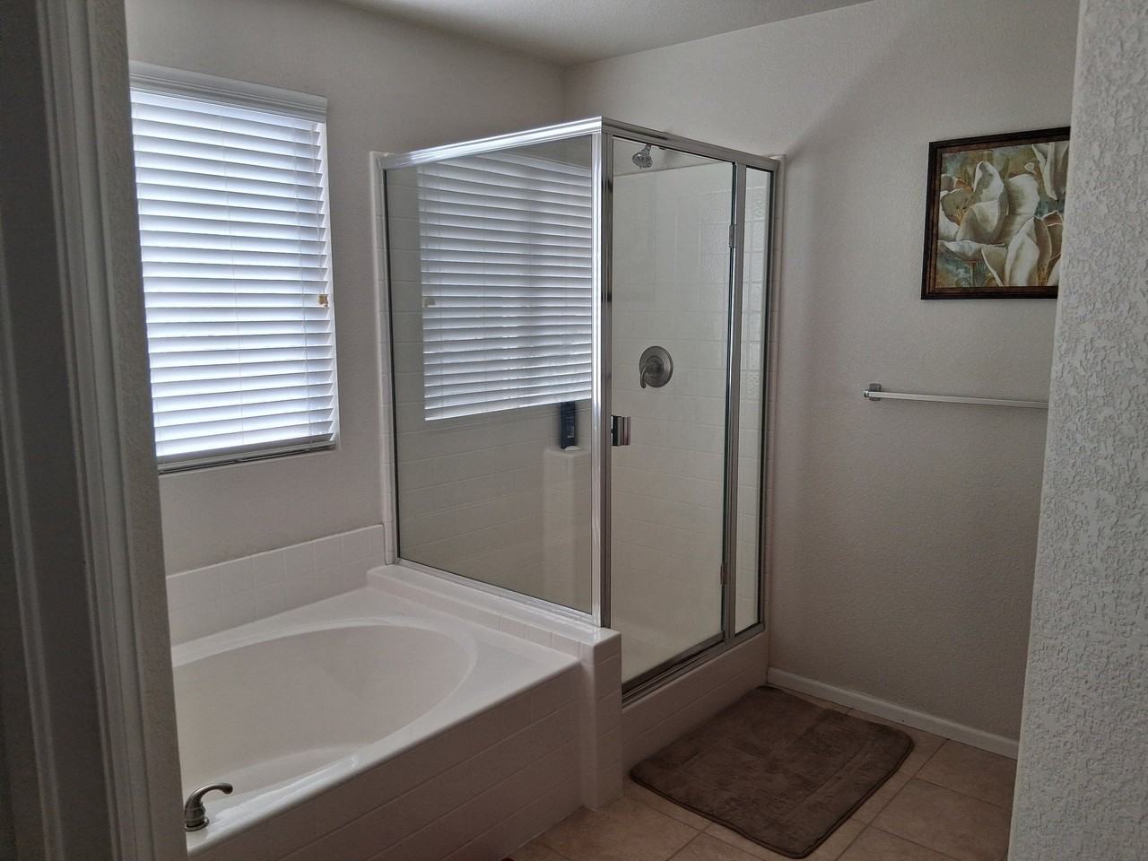 3508 E 102nd Ct - Photo 5 of 6