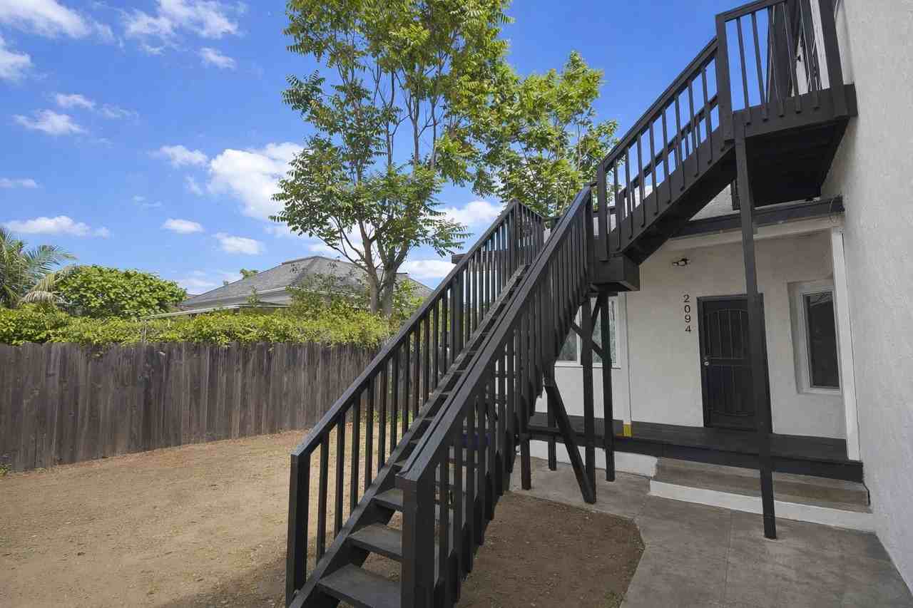 2096 Franklin Ave - Photo 5 of 20