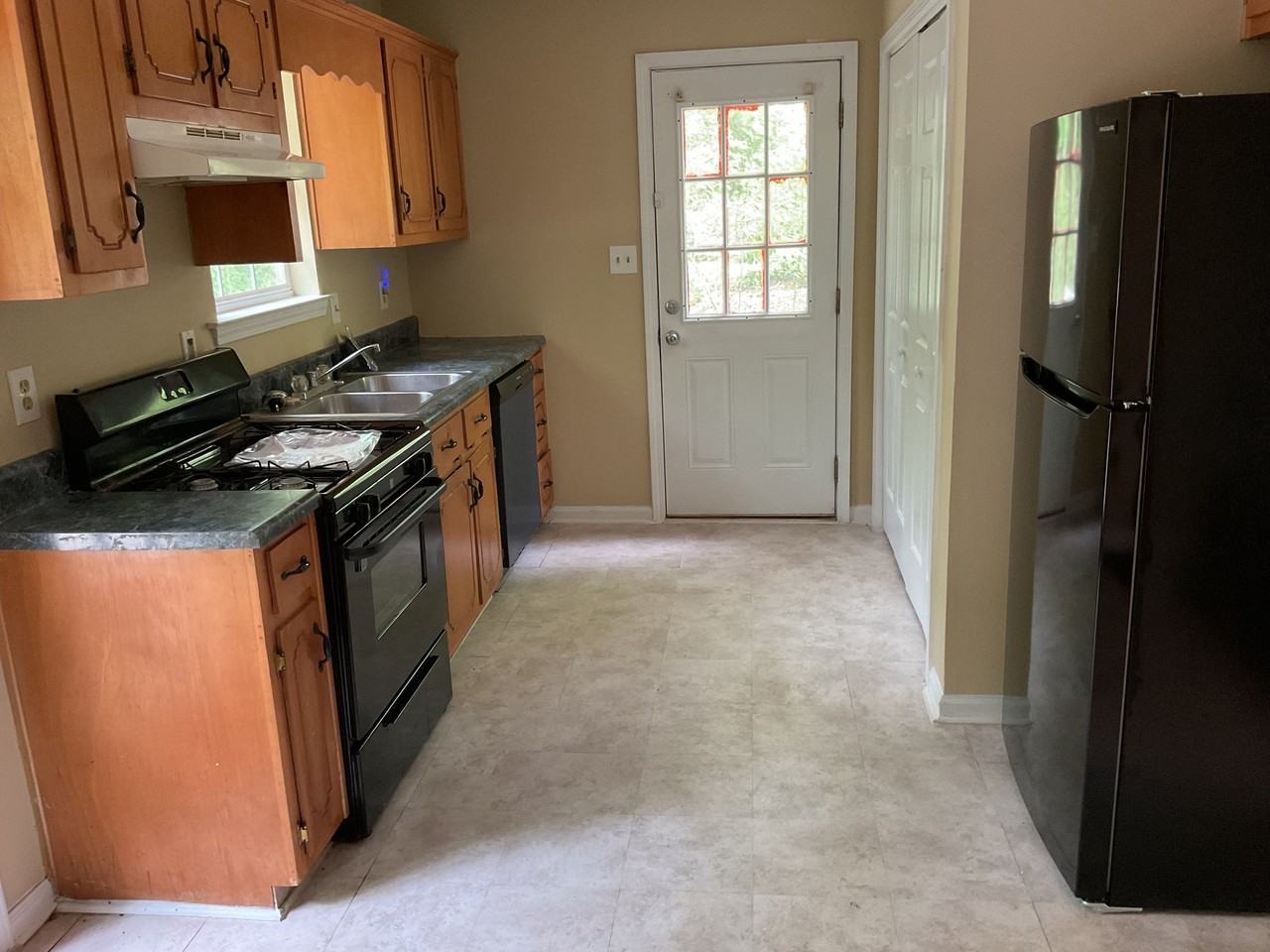 222 Shadow Wood Dr - Photo 5 of 15