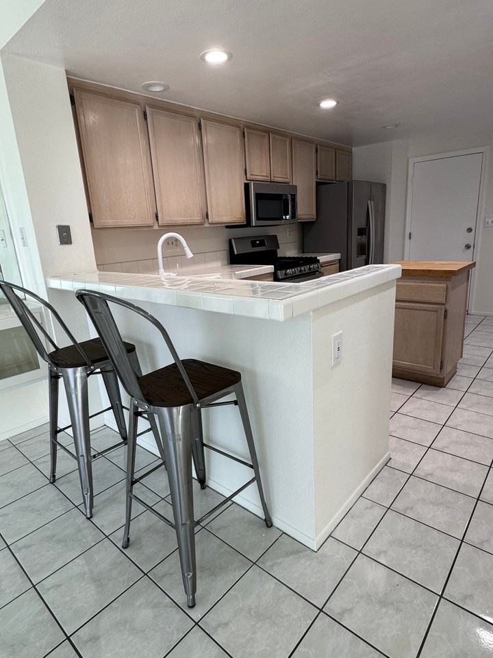 7314 Laura Ln - Photo 5 of 20