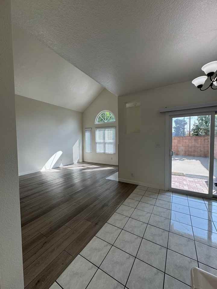 7314 Laura Ln - Photo 7 of 20