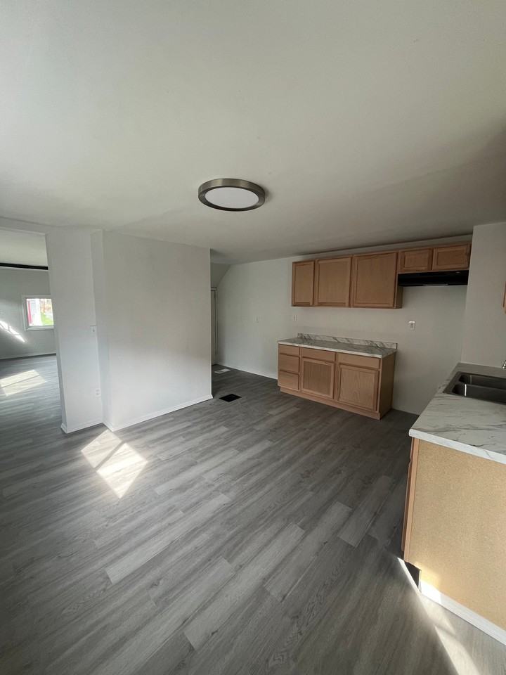 641 3rd St - Photo 4 of 7