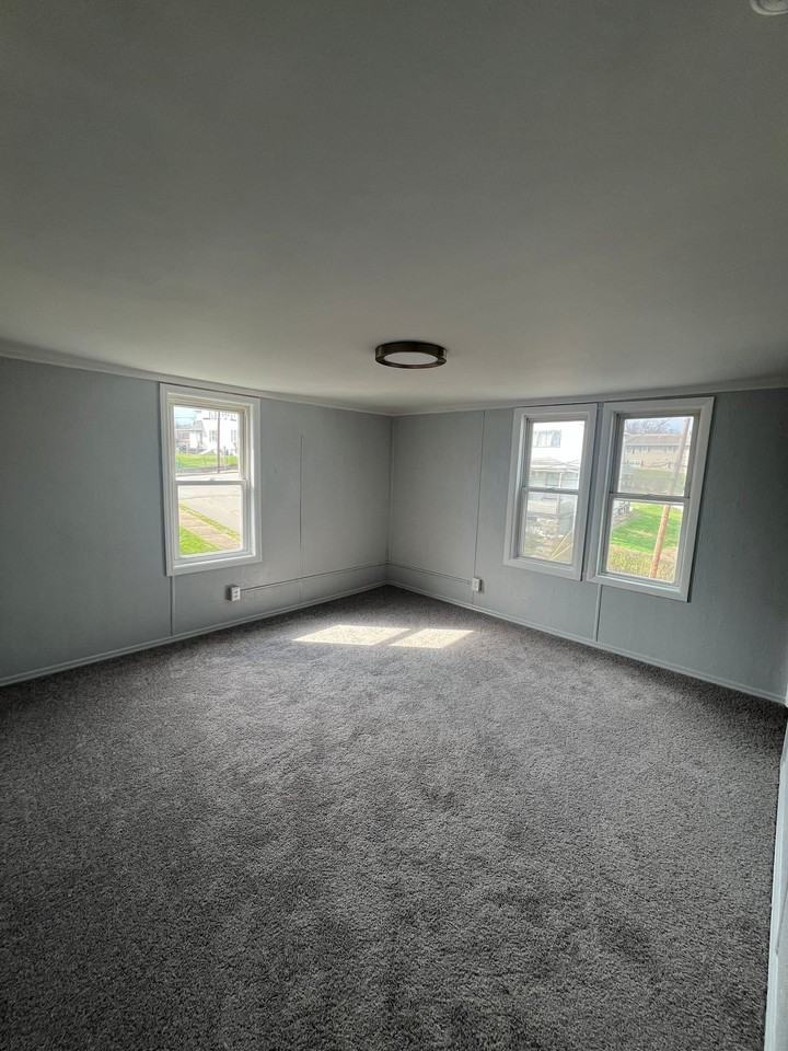 641 3rd St - Photo 5 of 7