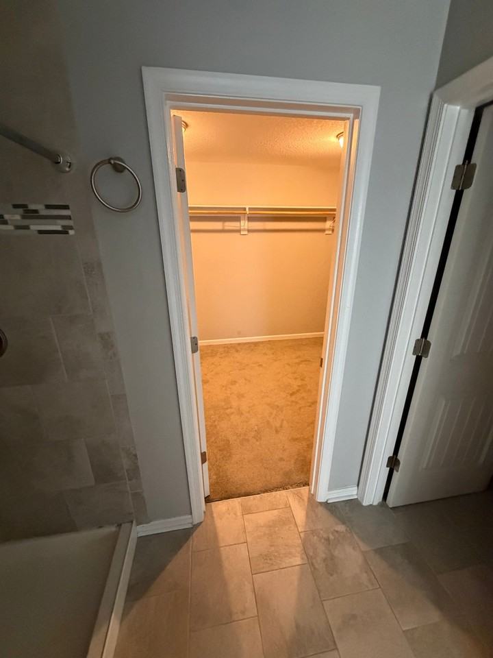 516 Shenandoah St - Photo 7 of 12