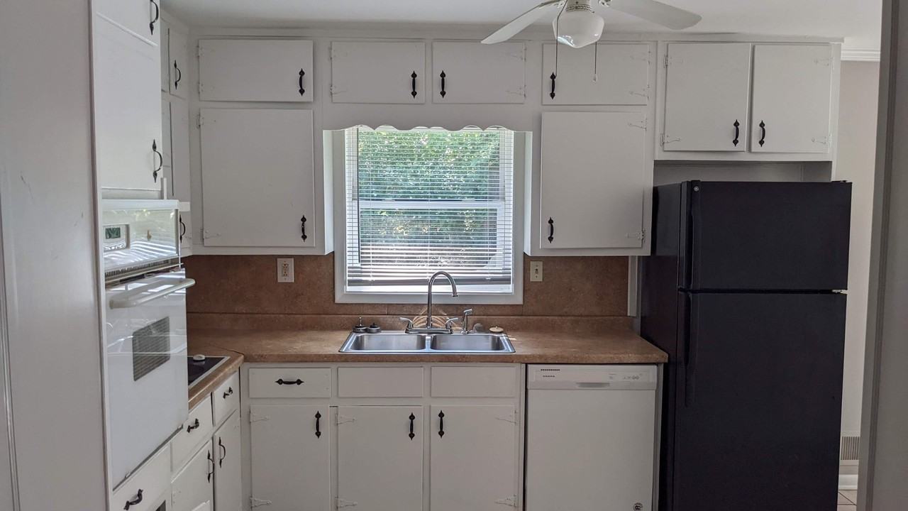 2679 Sherlock Dr - Photo 2 of 11