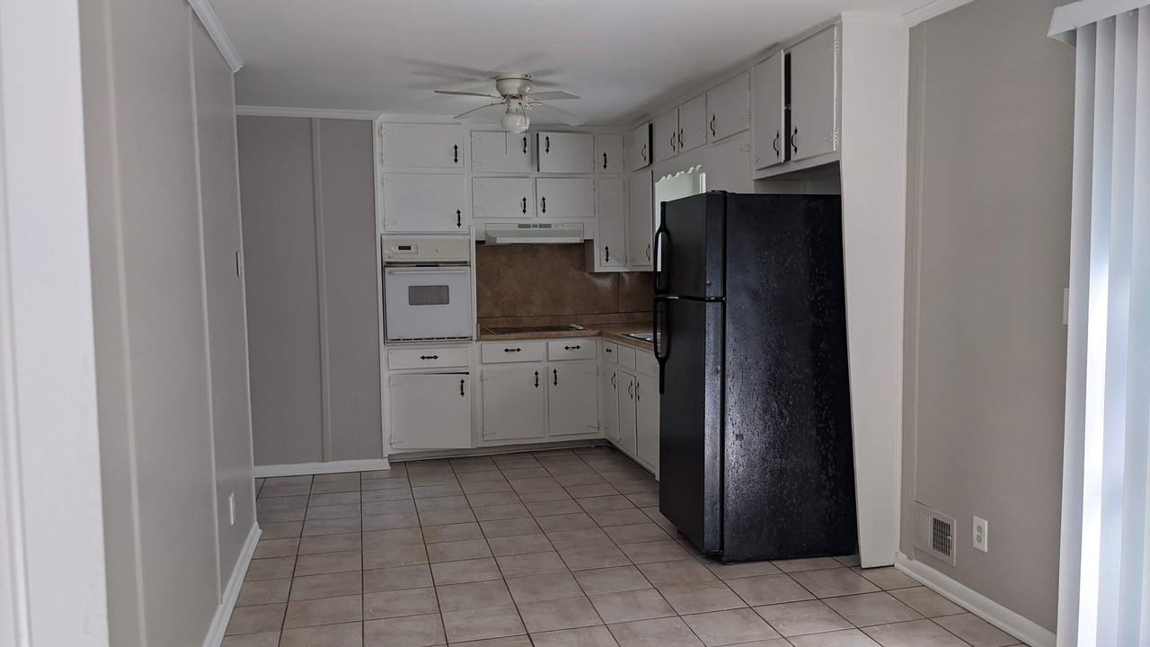 2679 Sherlock Dr - Photo 3 of 11