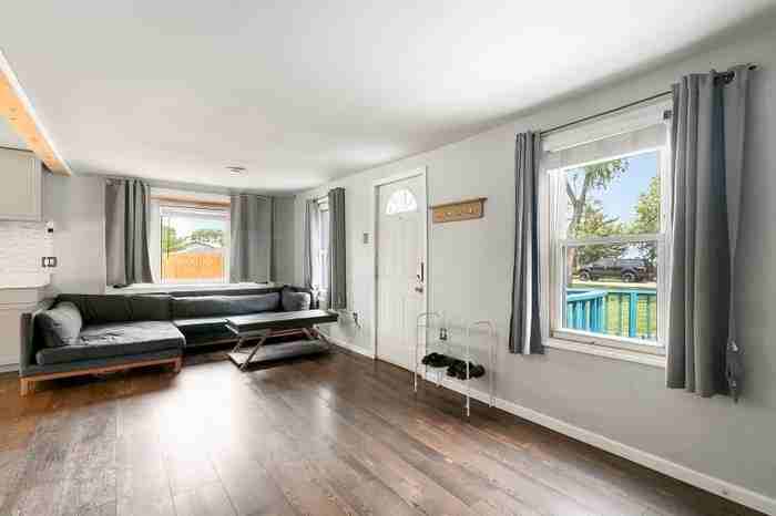 2303 Sweetbriar St - Photo 3 of 13