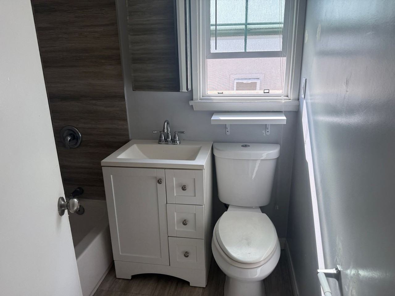 417 E Walnut Ave - Photo 2 of 8