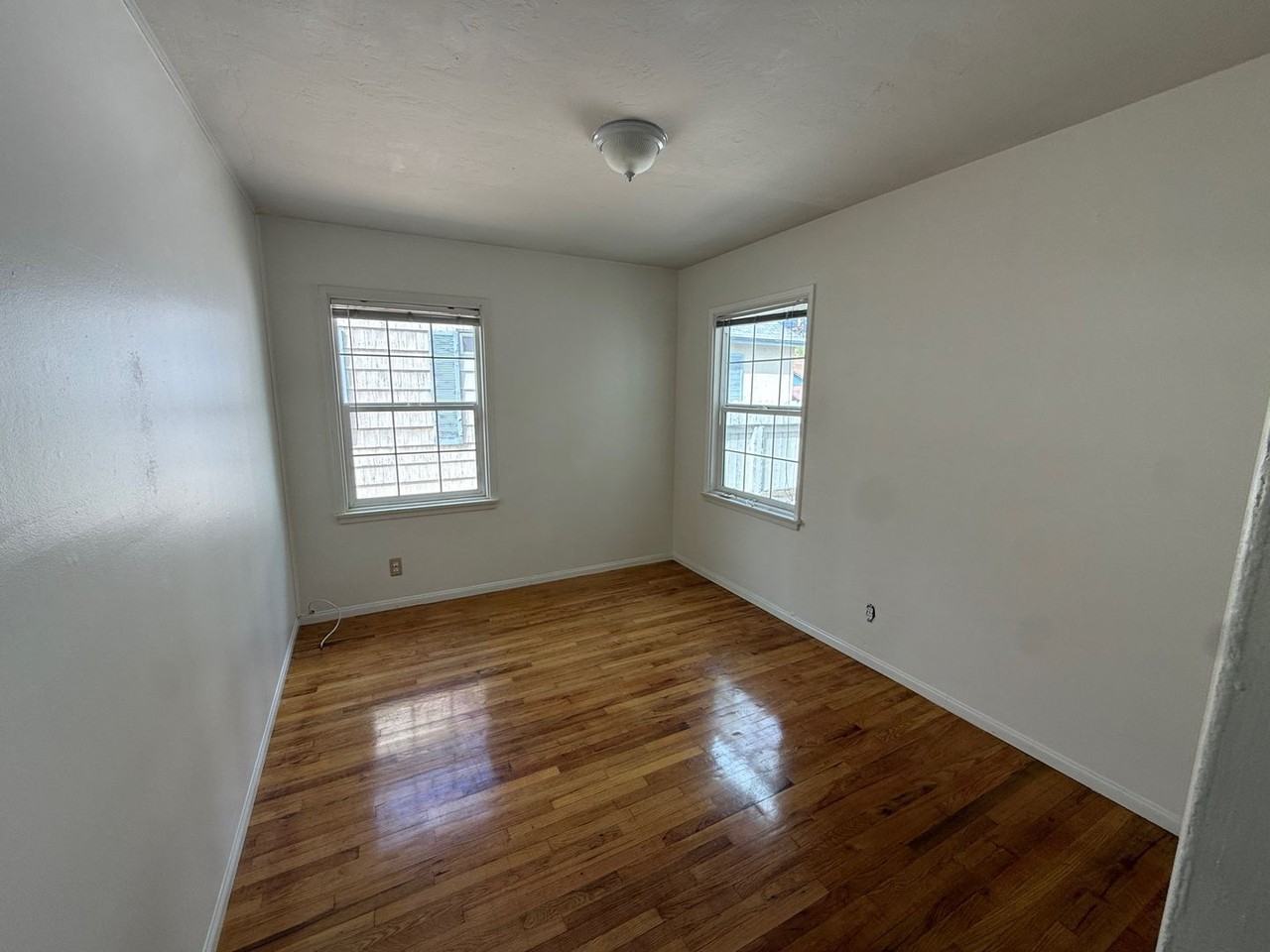 417 E Walnut Ave - Photo 5 of 8