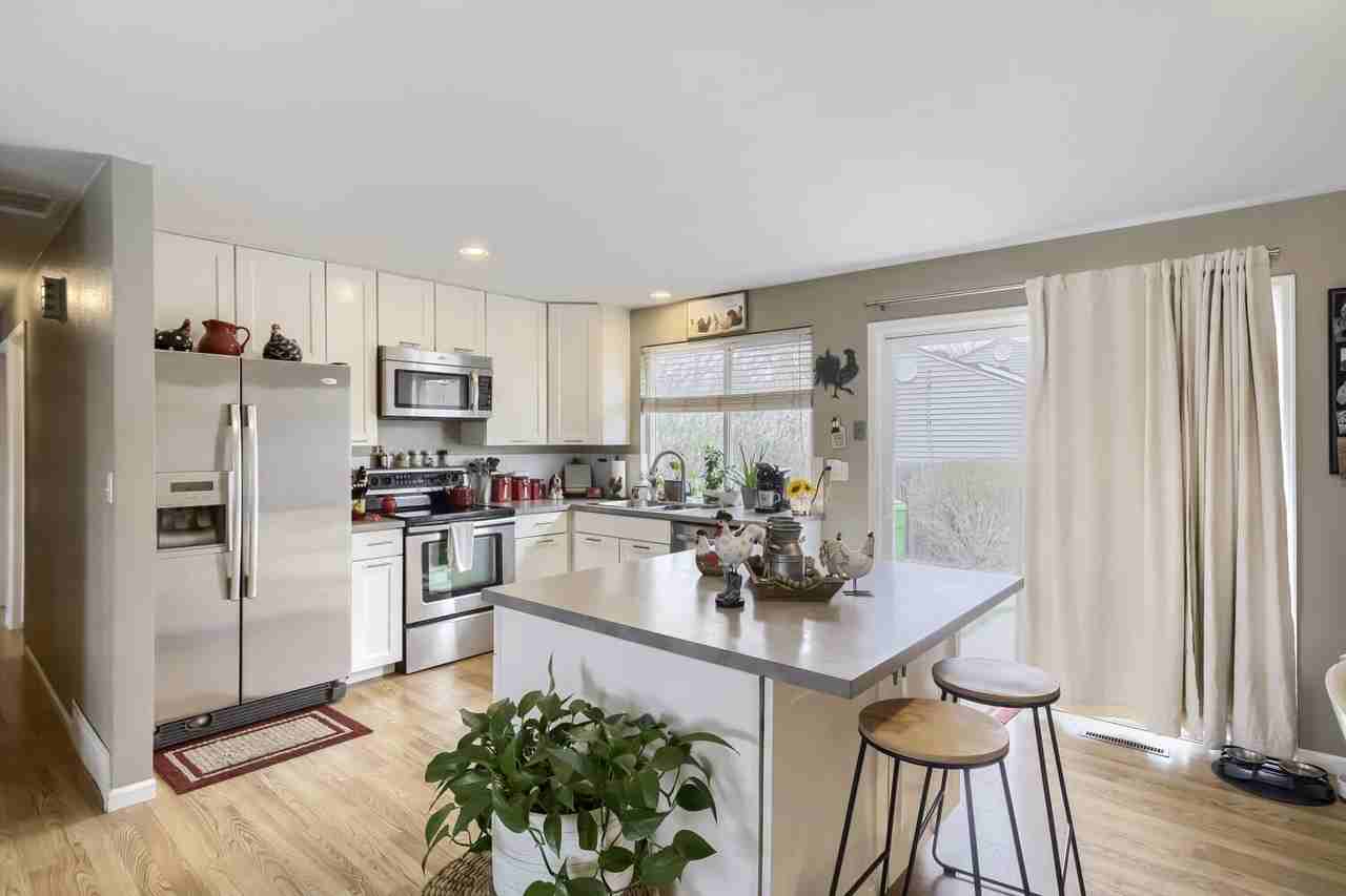 2824 Worthington Ave - Photo 5 of 17