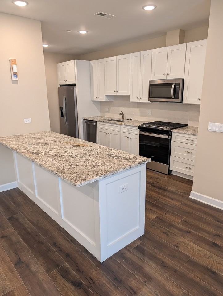 1534 E 66th Pl #1W - Photo 2 of 9